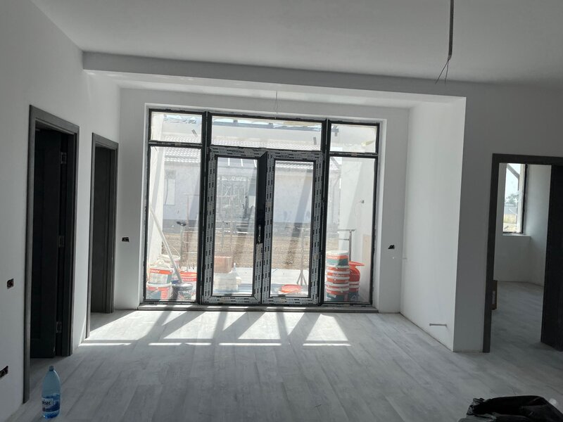 Comuna Berceni- intrare, Complex de case noi, str. Miorita