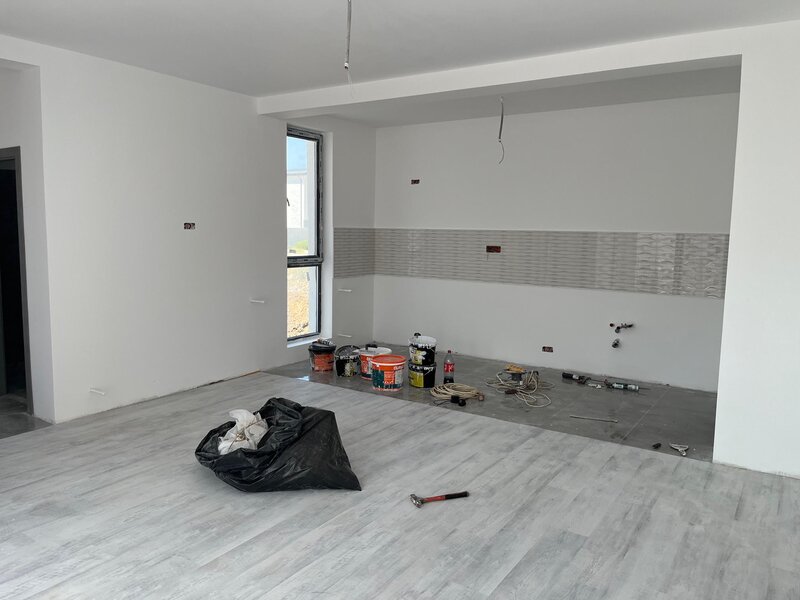 Comuna Berceni- intrare, Complex de case noi, str. Miorita