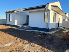 Comuna Berceni- intrare, Complex de case noi, str. Miorita